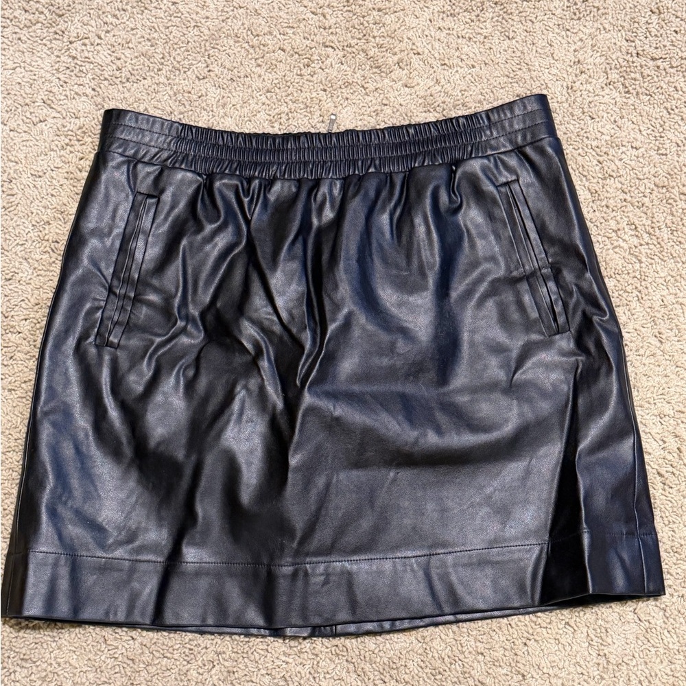 Loft Elegant Black Leather Skirt - Medium